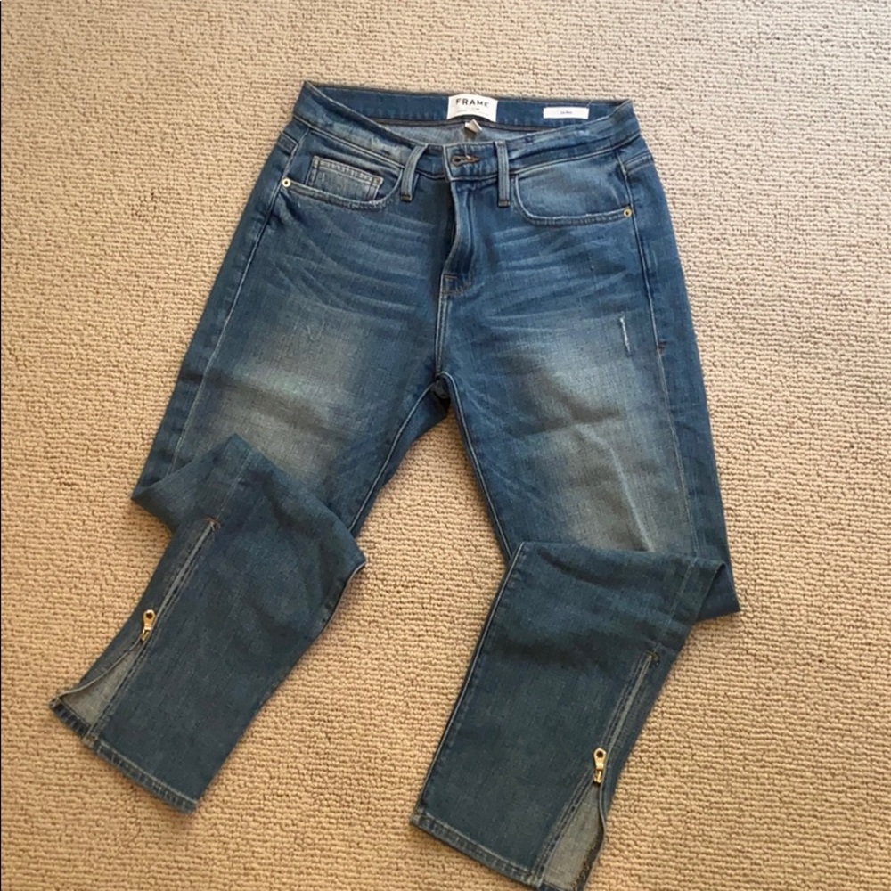 Frame Le Boy Jeans with Zipper leg size 26